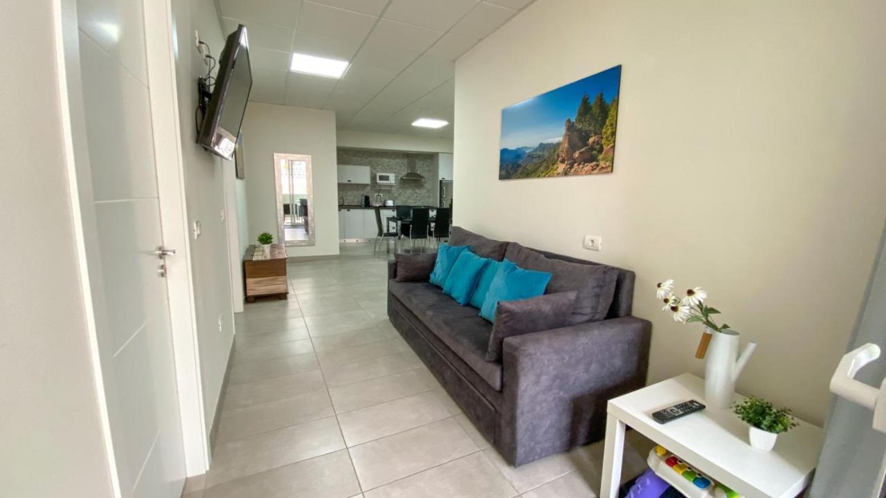 El Puente Holiday Home I- Airport 8,1K Ingenio Bagian luar foto