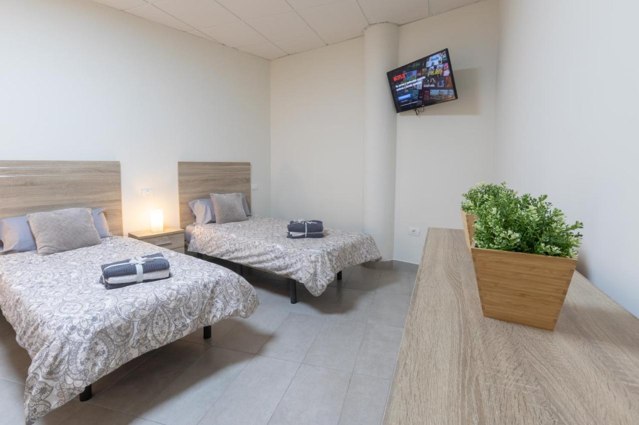 El Puente Holiday Home I- Airport 8,1K Ingenio Bagian luar foto